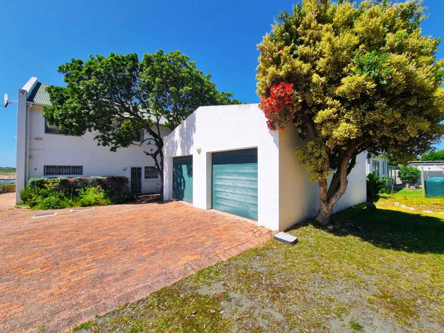4 Bedroom Property for Sale in Sandbaai Western Cape